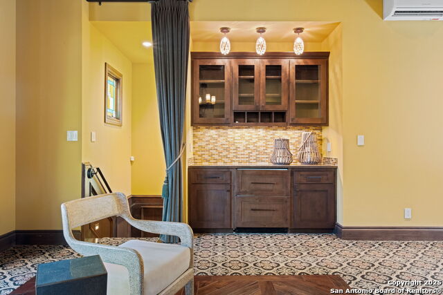 Listing photo id 31 for 308 Summit Ave W