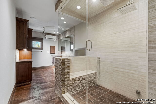 Listing photo id 35 for 308 Summit Ave W