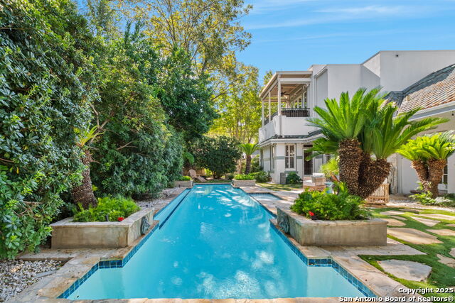 Listing photo id 44 for 308 Summit Ave W