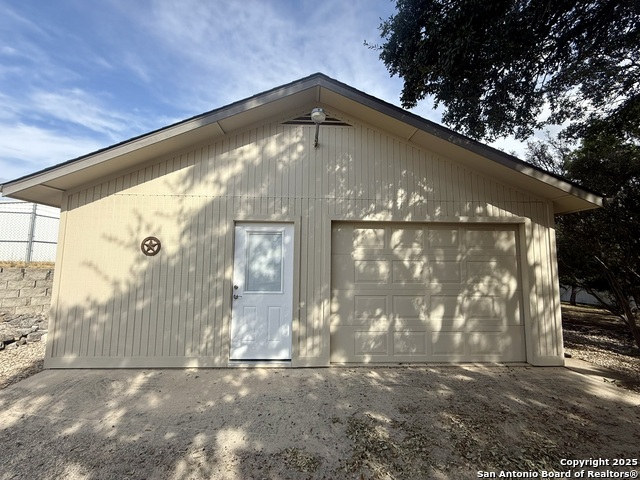 Image 3 of 35 For 275 Halm  