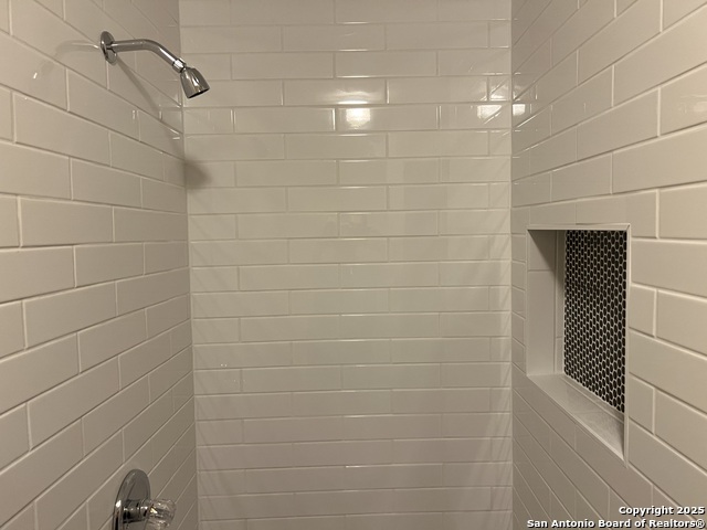 Image 11 of 17 For 11447 Woollcott