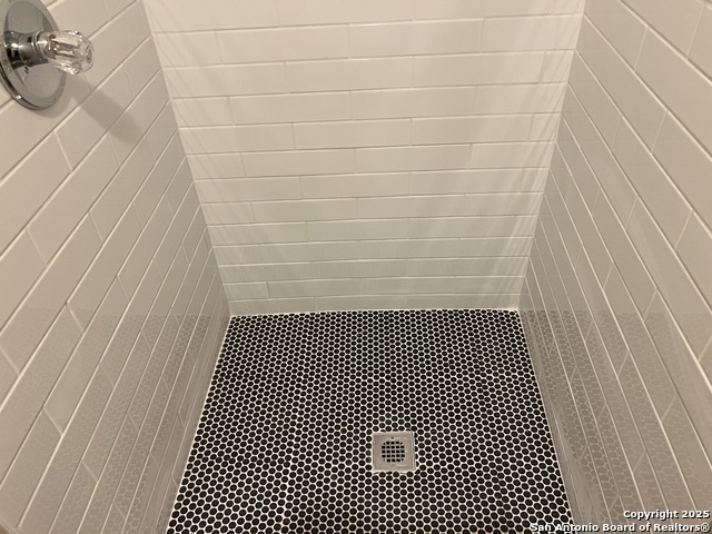 Image 12 of 17 For 11447 Woollcott