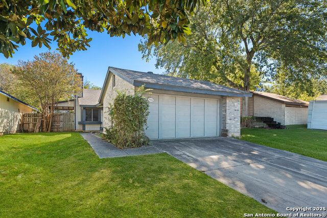 Image 3 of 22 For 5936 Misty Glen