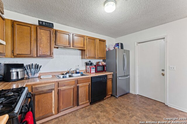 Image 8 of 22 For 5936 Misty Glen