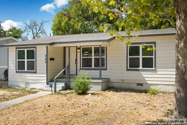 Image 2 of 20 For 343 Fargo  