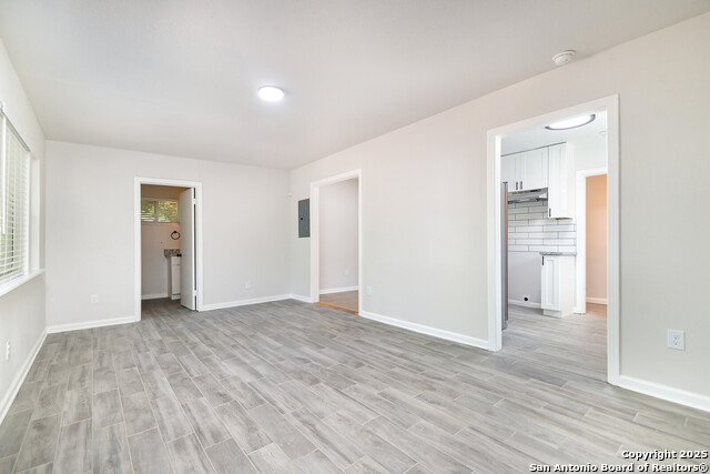 Image 6 of 20 For 343 Fargo  