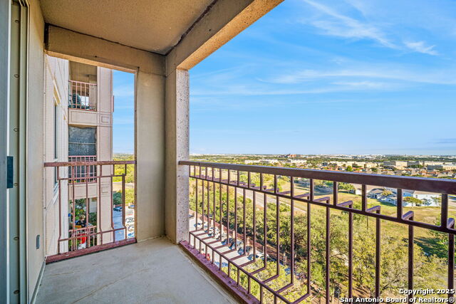 Image 15 of 44 For 1 Towers Park Ln  810