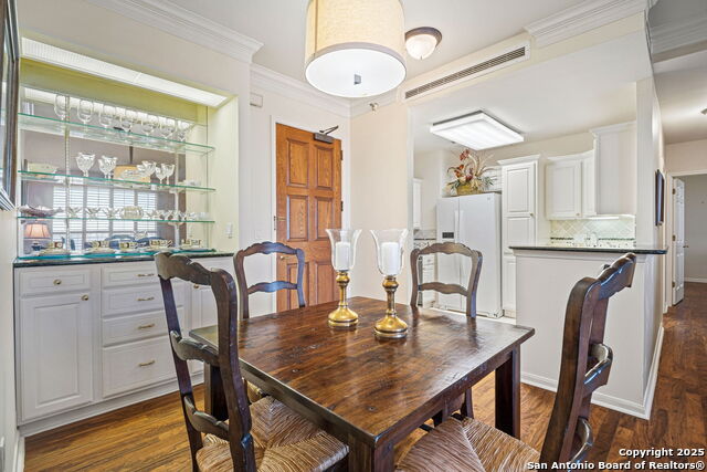 Image 2 of 44 For 1 Towers Park Ln  810