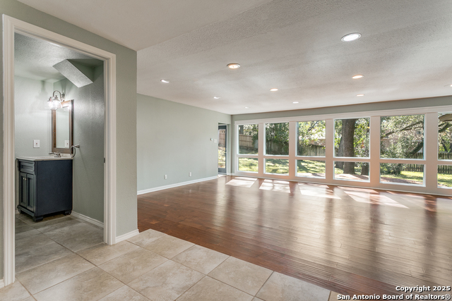 Image 15 of 44 For 11410 Whisper Moss