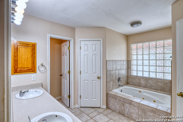 Image 14 of 25 For 165 Cottonwood Pave