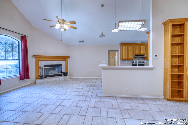 Image 8 of 25 For 165 Cottonwood Pave