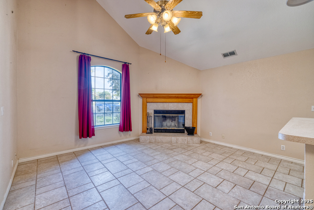 Image 9 of 25 For 165 Cottonwood Pave