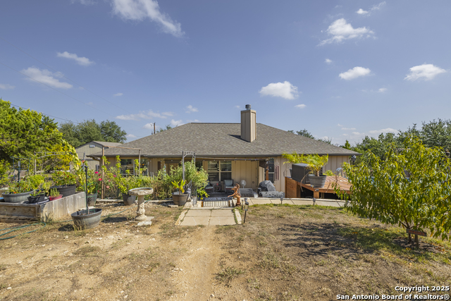 Listing photo id 10 for 1264 Spicewood Rd