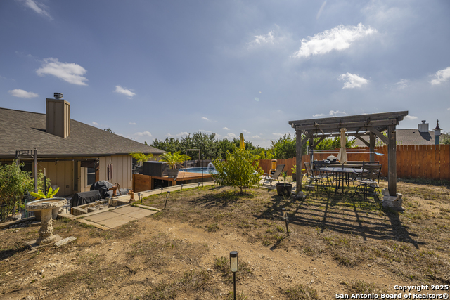 Listing photo id 11 for 1264 Spicewood Rd