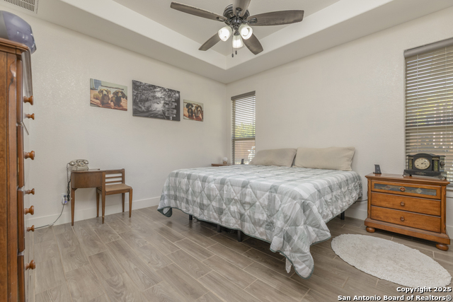 Listing photo id 12 for 1264 Spicewood Rd