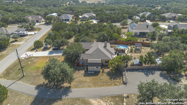 Listing photo id 32 for 1264 Spicewood Rd