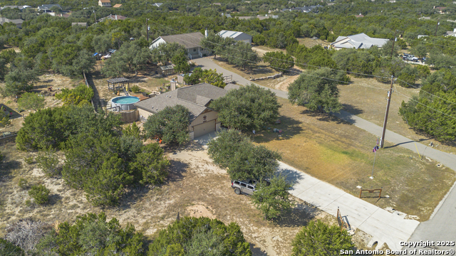 Listing photo id 33 for 1264 Spicewood Rd