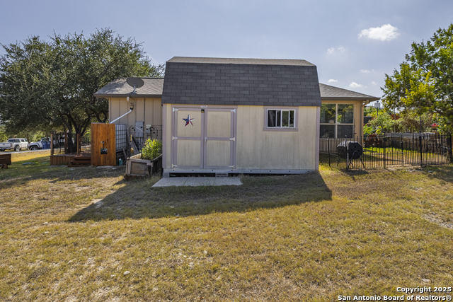 Listing photo id 35 for 1264 Spicewood Rd