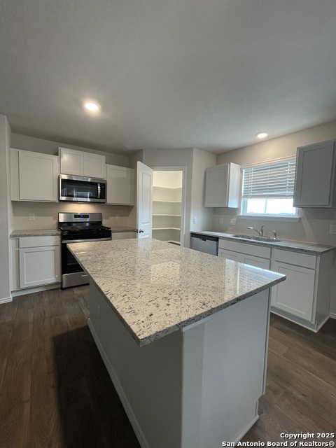 Image 7 of 13 For 13612 Bach Circle