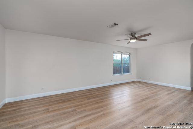 Image 14 of 41 For 4907 Wood Glen