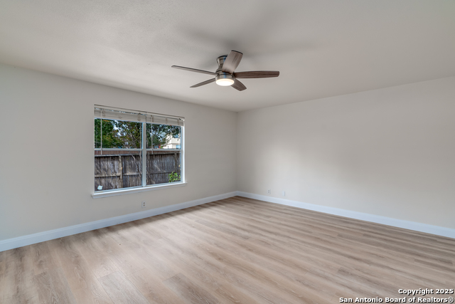 Image 19 of 41 For 4907 Wood Glen