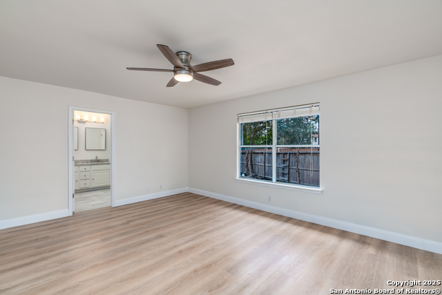 Image 20 of 41 For 4907 Wood Glen