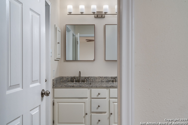 Image 21 of 41 For 4907 Wood Glen