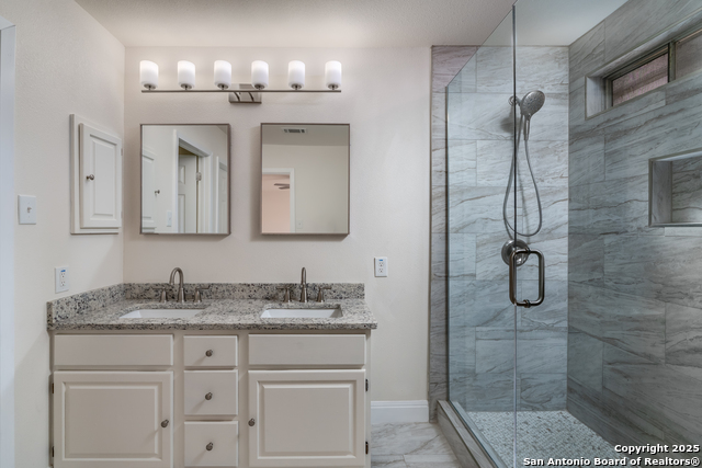 Image 22 of 41 For 4907 Wood Glen