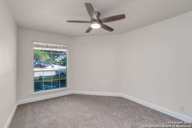 Image 29 of 41 For 4907 Wood Glen