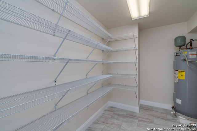 Image 31 of 41 For 4907 Wood Glen