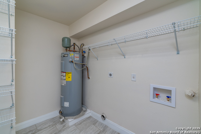 Image 32 of 41 For 4907 Wood Glen