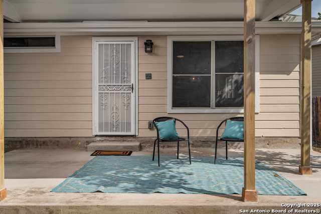 Image 36 of 41 For 4907 Wood Glen