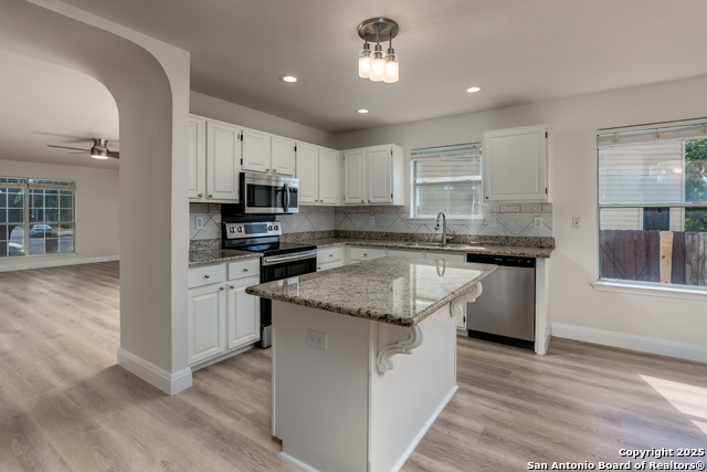 Image 5 of 41 For 4907 Wood Glen