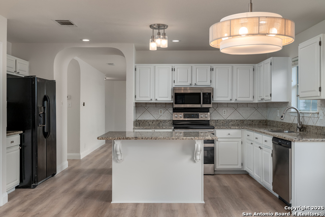 Image 6 of 41 For 4907 Wood Glen