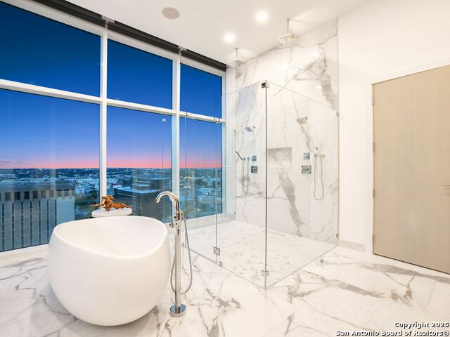 Listing photo id 14 for 123 Lexington Avenue  1806