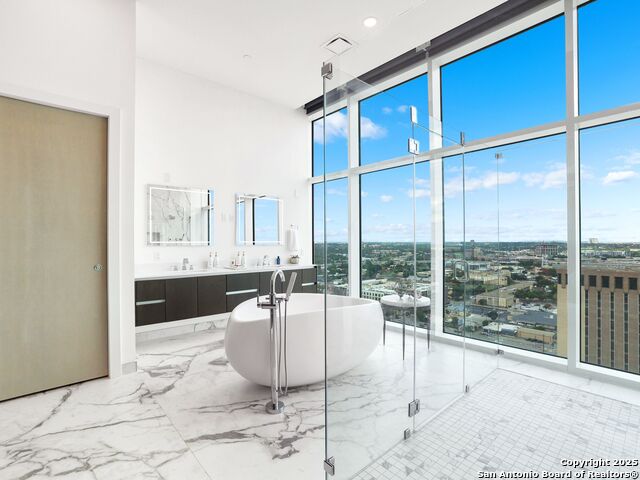 Listing photo id 15 for 123 Lexington Avenue  1806