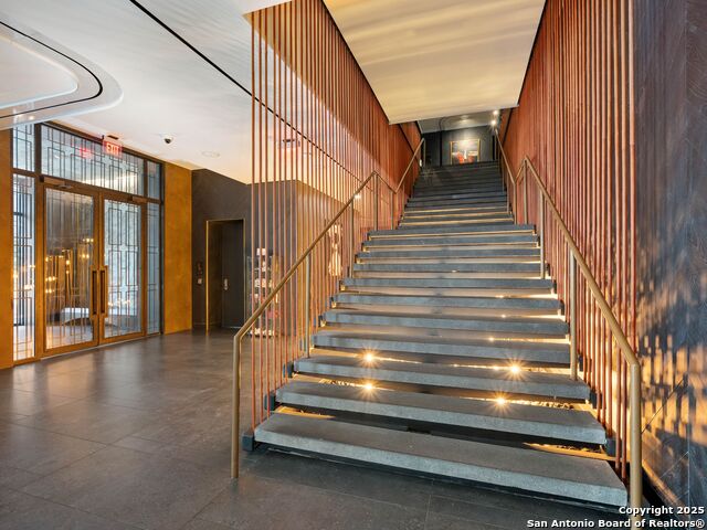 Listing photo id 27 for 123 Lexington Avenue  1806