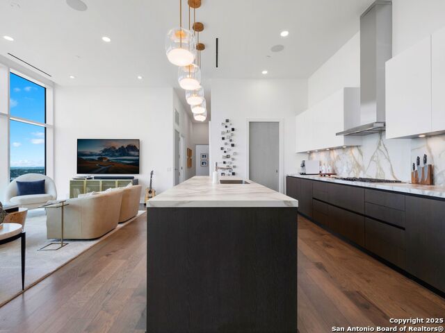 Listing photo id 4 for 123 Lexington Avenue  1806