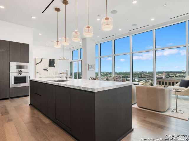 Listing photo id 6 for 123 Lexington Avenue  1806