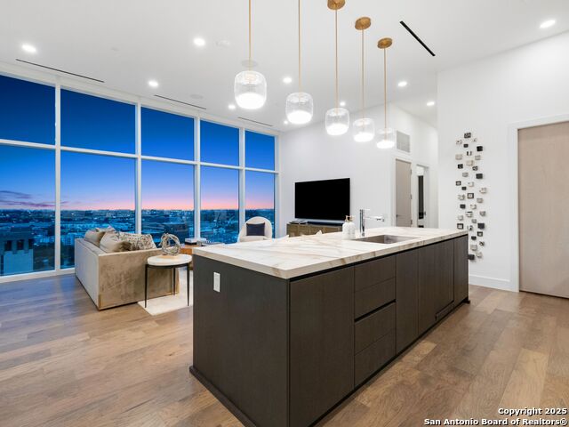Listing photo id 7 for 123 Lexington Avenue  1806