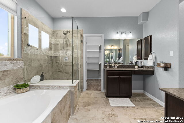 Listing photo id 17 for 11904 Trail Hollow