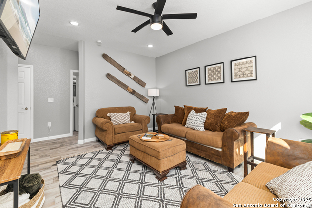 Image 11 of 33 For 246 Wild Oak Dr