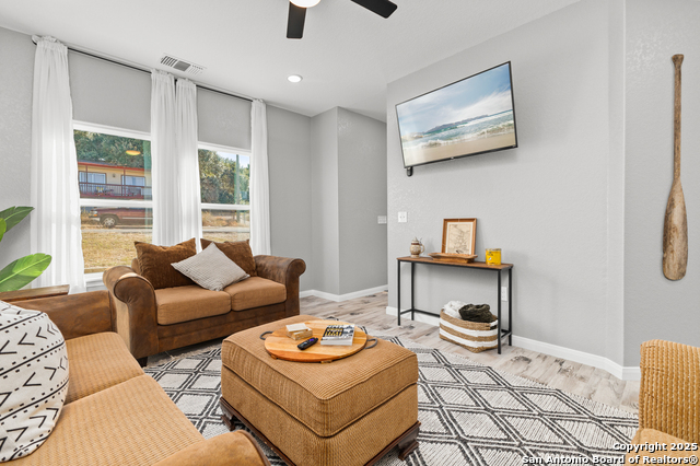 Image 13 of 33 For 246 Wild Oak Dr