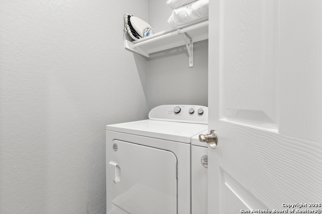 Image 14 of 33 For 246 Wild Oak Dr