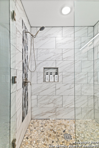 Image 26 of 33 For 246 Wild Oak Dr