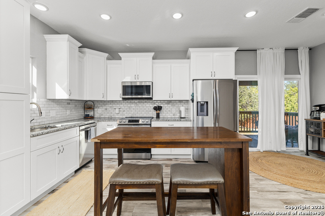 Image 7 of 33 For 246 Wild Oak Dr