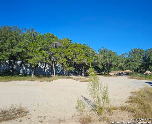 Listing photo id 2 for 8865 Fm 1283