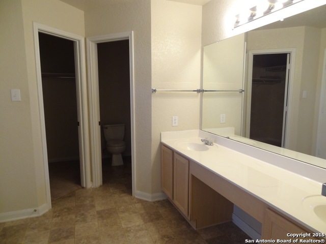 Image 18 of 22 For 830 Mandolin Wind