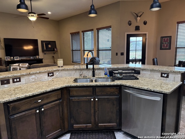 Image 10 of 17 For 1745 Crookedcreek