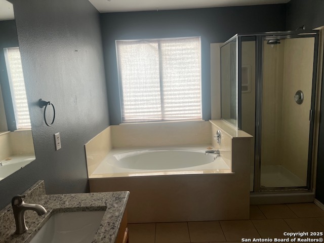 Listing photo id 10 for 225 Michelle Ln